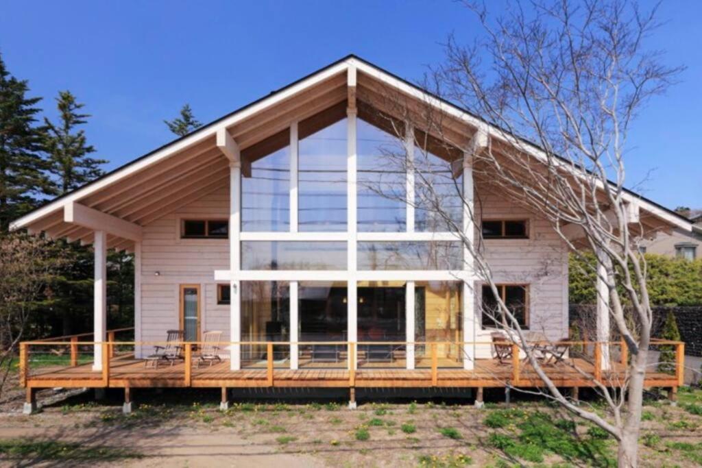 浅間山を眺めるフインランドログハウス คารุอิซาว่า ภายนอก รูปภาพ
